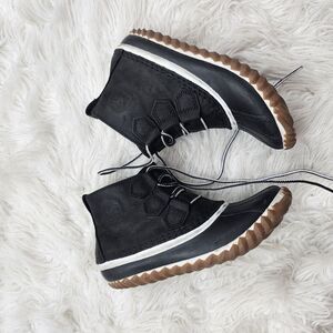 SOREL Out N About Waterproof Black Leather & Rubber Lace Up Duck Boots Size 5